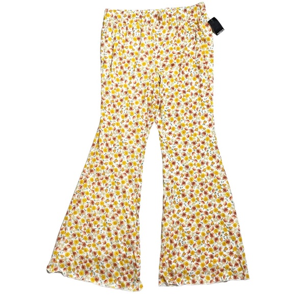 Festi Torrid 0 Supersoft Slub Flare Leg Pants floral multi - Picture 3 of 7